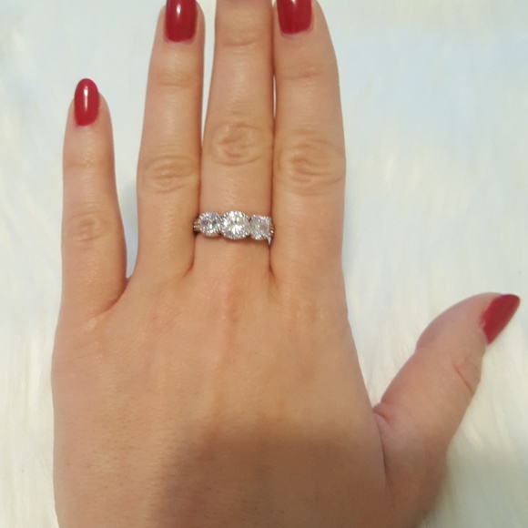 Last one size 6!!! 18 k gp ring with CZ! - Picture 2 of 6